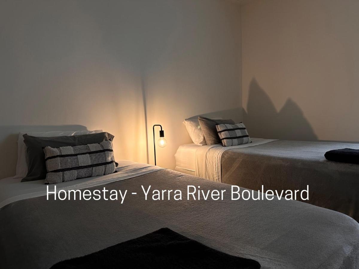 מלבורן Homestay - Yarra River Boulevard - Private Room מראה חיצוני תמונה